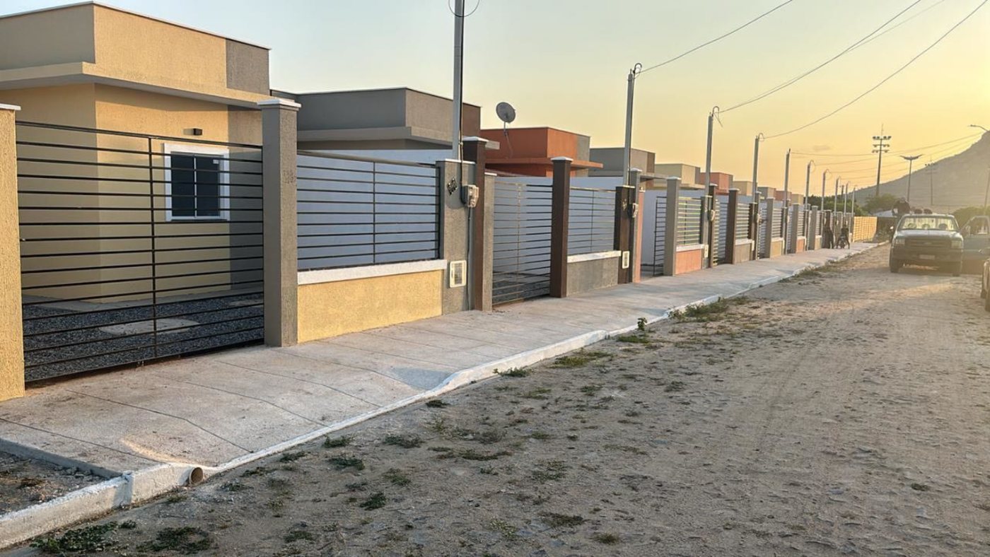 Rua de casas novas entregues pela iPlay Moradias